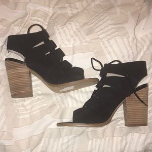 Black block heel